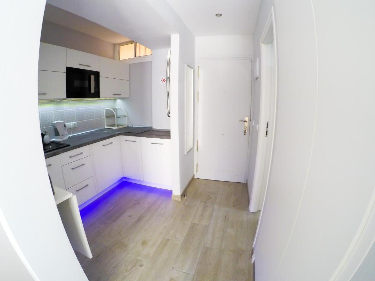 Casa De Locos Apartment เบนัลมาเดนา ภายนอก รูปภาพ